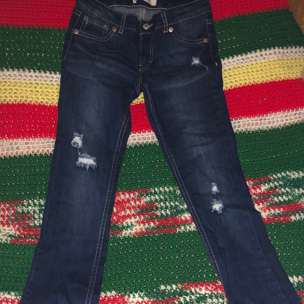 Girls Levi’s 711 distressed jeans